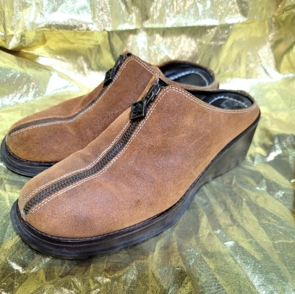 Donald J. Pliner Shoes - Donald J Pliner  Women's Clogs